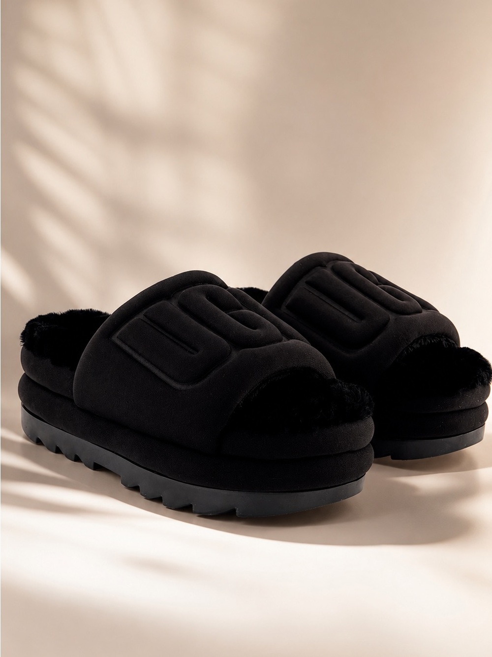 UGG Maxi Platform Slide Slippers